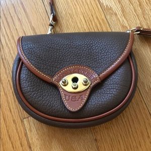 Crossbody Dooney & Bourke purse 👜